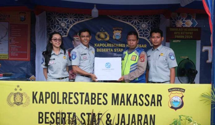 Di Beberapa Titik Wilayah Makassar Di Beberapa Titik Wilayah Makassar