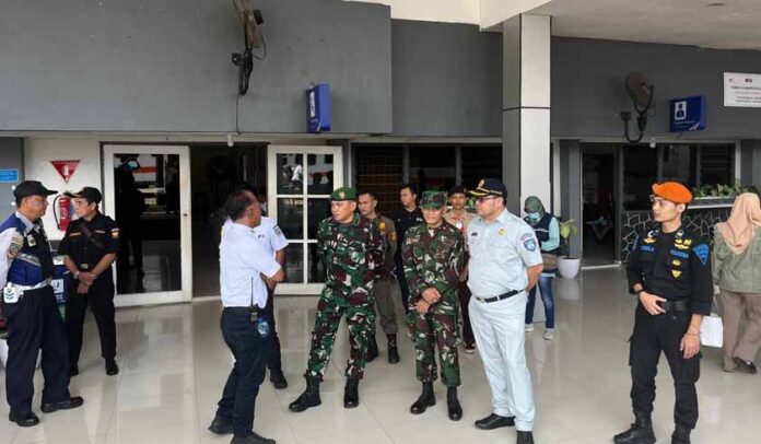 Di Stasiun Baturaja Di Stasiun Baturaja