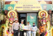 PT Jasa Raharja Cabang Bali Memberikan Bantuan Bingkisan Lebaran kepada Petugas Posko PAM di Terminal Ubung Denpasar di Terminal Ubung Denpasar