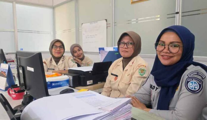 Ke Rumah Sakit Umum Dustira Cimahi Ke Rumah Sakit Umum Dustira Cimahi