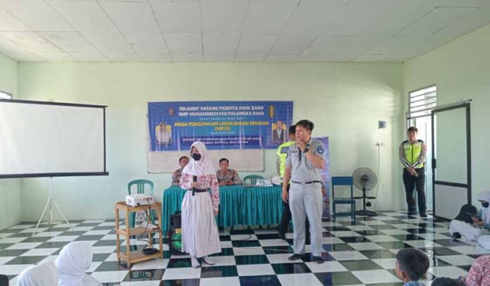di SMP Muhammadiyah Palangka Raya di SMP Muhammadiyah Palangka Raya