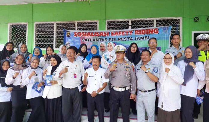 di SMP N 9 Kota Jambi di SMP N 9 Kota Jambi