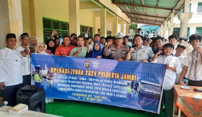 di SMA Dharma Bakti 4 di SMA Dharma Bakti 4