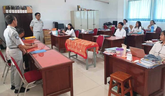 di SMA Katolik Untung Suropati Krian Kabupaten Sidoarjo di SMA Katolik Untung Suropati Krian Kabupaten Sidoarjo