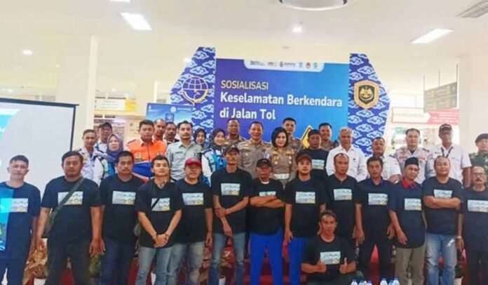 di Terminal Leuwi Panjang Bandung