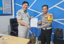 Jasa Raharja Dukung Keselamatan Lalu Lintas di Soppeng melalui Penyerahan Sarana Transportasi Penyerahan Sarana Transportasi