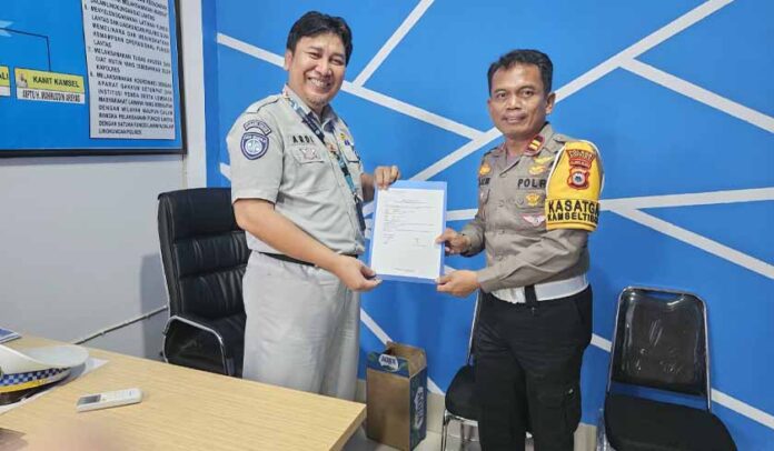 Penyerahan Sarana Transportasi Penyerahan Sarana Transportasi