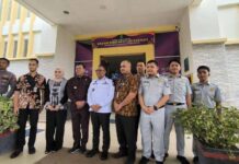 PJ Gubernur Riau dan Bupati Kuantan Singingi Tinjau Pelayanan Samsat Taluk Kuantan Samsat Taluk Kuantan