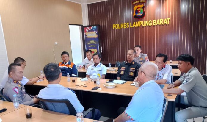 Komunikasi Lalu Lintas di Kabupaten Lampung Barat