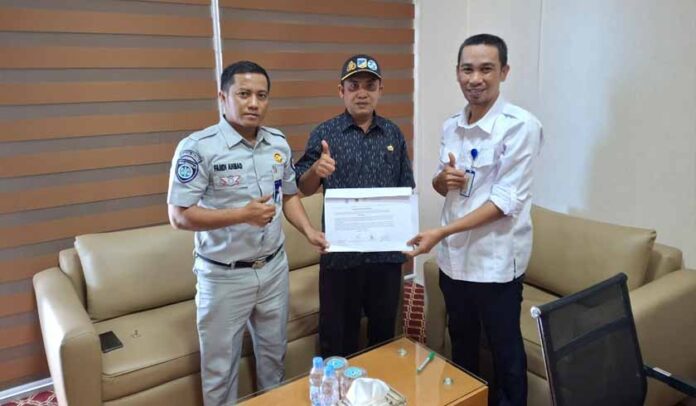 dan Bank Sulteng Banggai Laut dan Bank Sulteng Banggai Laut