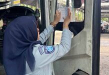 Kerjasama dengan KNKT, Jasa Raharja Pasang Practical Guidance di Bus Guna Tingkatkan Keselamatan Transportasi Angkutan Umum di Bus Guna Tingkatkan Keselamatan