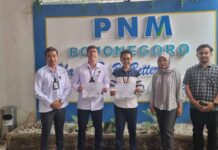 Penandatanganan Komitemen Bersama Jasa Raharja Bersama PNM Untuk Taat Pajak Kendaraan Bermotor dan SWDKLLJ jasa raharja jatim