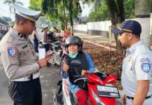 Tingkatkan Kepatuhan Pajak, Tim Samsat Magetan Gelar Operasi Gabungan jasa raharja jatim