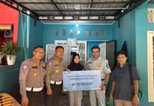 Dirlantas Polda Riau dan Jasa Raharja Gerak Cepat, Kunjungi Rumah Duka Laka Maut Sekeluarga di Pekanbaru jasa raharja riau