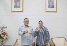 Sinergi PT Jasa Raharja Kantor Wilayah Kaltimtara Bersama Bapenda Prov Kaltim dalam Meningkatkan Kepatuhan Masyarakat Membayar Pajak Kendaraan Membayar Pajak Kendaraan