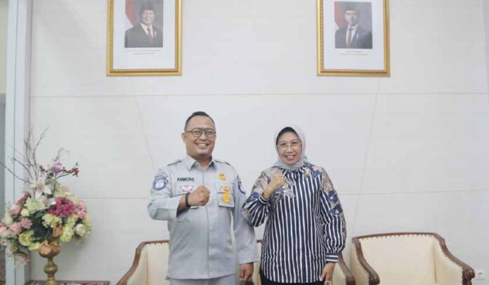 Membayar Pajak Kendaraan Membayar Pajak Kendaraan