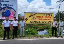 Cegah Kecelakaan, Jasa Raharja dan Instansi Terkait Pasang Spanduk Himbauan Pasang Spanduk Himbauan