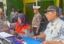 Pastikan Angkutan Aman dan Nyaman Jasa Raharja bersama Dishub dan Satlantas Polres Purwakarta lakukan Ramp Check Angkutan umum Ramp Check Angkutan umum