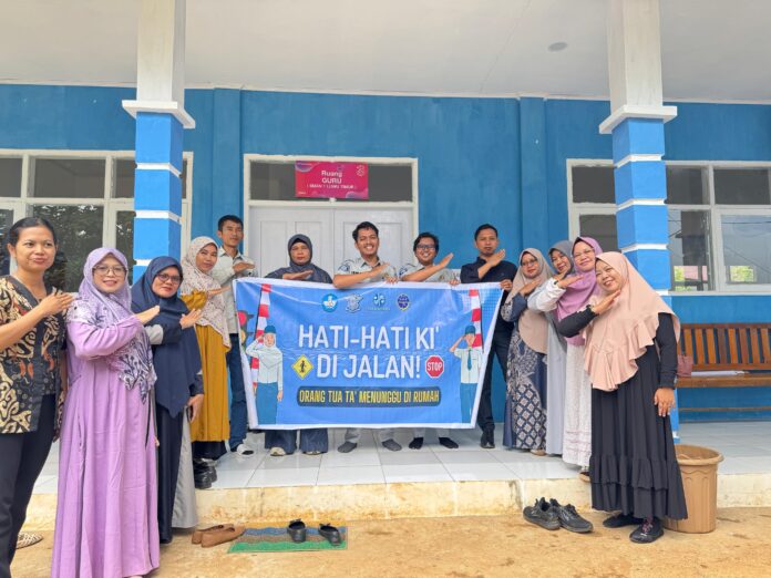 Guru SMAN 1 Luwu Timur Guru SMAN 1 Luwu Timur