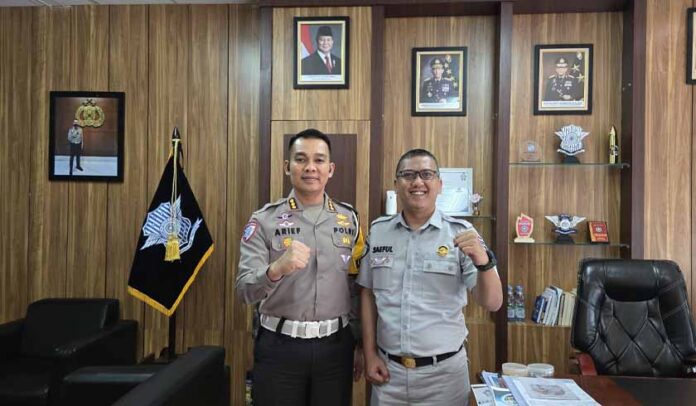 dalam Mewujudkan Keselamatan Lalu Lintas dalam Mewujudkan Keselamatan Lalu Lintas