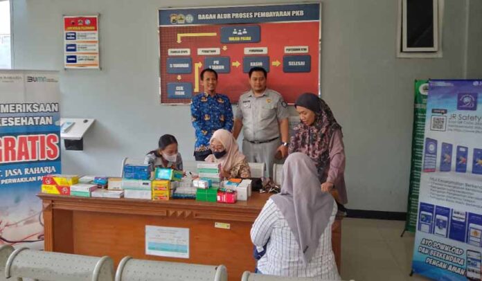 di Kantor Samsat Pati