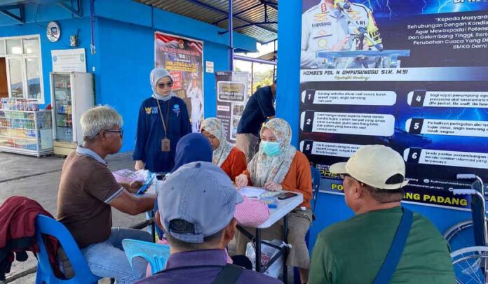 di Pelabuhan Belakang Padang