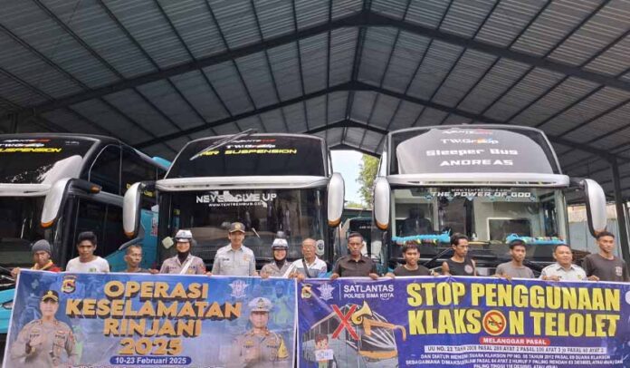 di Perusahaan Otobus di Perusahaan Otobus