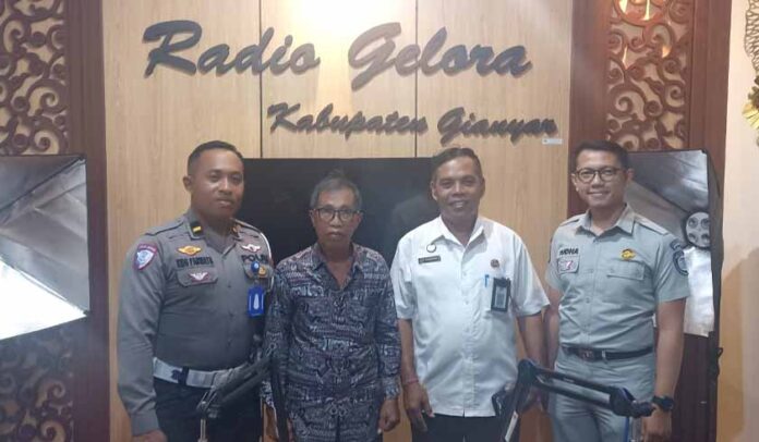 di Radio Gelora FM Gianyar di Radio Gelora FM Gianyar