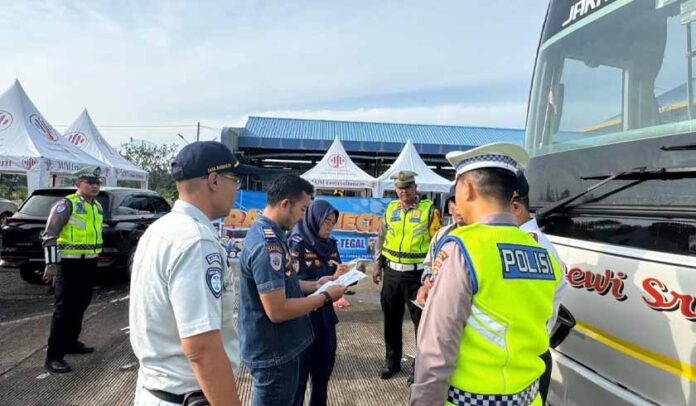 di Terminal Dukuhsalam di Terminal Dukuhsalam