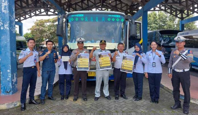 di Terminal Sumer Payung di Terminal Sumer Payung