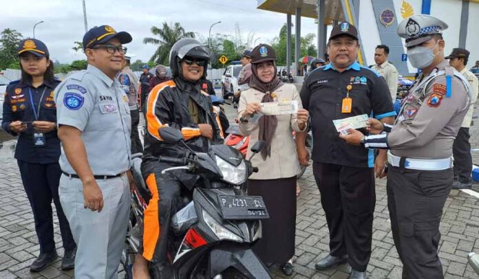 di Terminal Tawang Alun Jember di Terminal Tawang Alun Jember