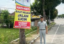 Jasa Raharja Pasang Spanduk Himbauan Keselamatan di Tiga Blackspot Kabupaten Madiun di Tiga Blackspot Kabupaten Madiun