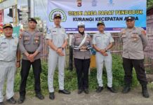 Jasa Raharja Cabang Bima Melakukan Pemasangan Spanduk Himbauan di Titik Rawan Kecelakaan di Titik Rawan Kecelakaan