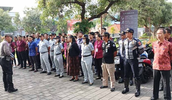 Kelengkapan Berkendara Kelengkapan Berkendara