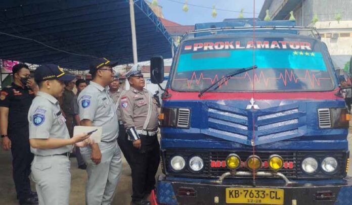 Operasi Gabungan di Pemangkat Operasi Gabungan di Pemangkat