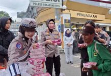 Jasa Raharja Cabang Sukabumi dan Polres Sukabumi Kota Gelar Pembagian Takjil Gratis Pembagian Takjil Gratis