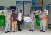 Jasa Raharja Sultra Salurkan Bak Sampah Terpilah Kepada Pelabuhan Di Pelabuhan Labuan Kab. Buton Utara jasa raharja sultra