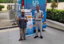 Jasa Raharja Berikan Pengobatan Gratis di Samsat Sleman Melalui MUKL ( Mobil Unit Keselamatan Lalu Lintas) di Samsat Sleman Melalui MUKL