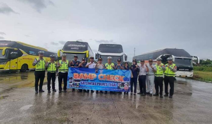 di Terminal Dukuhsalam