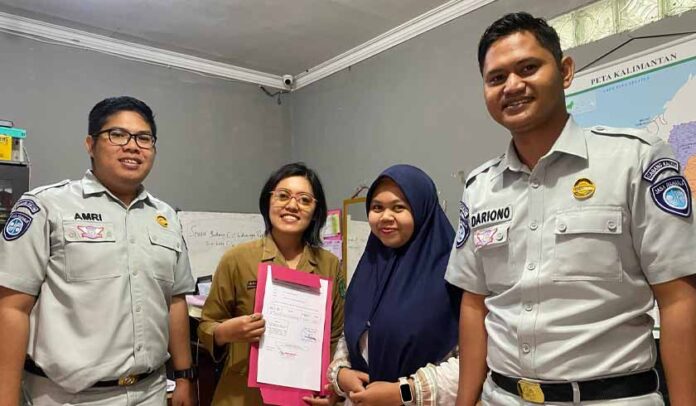 Bermotor di Perusahaan Bermotor di Perusahaan