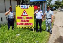 Jasa Raharja Dharmasraya Bersama Dishub Kabupaten Dharmasraya Pasang Himbauan Di Jalinsum Wilayah Kabupaten Dharmasraya Di Jalinsum Wilayah Kabupaten Dharmasraya