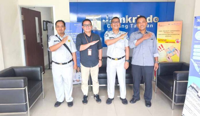 Perlindungan bagi Pengguna Layanan Perlindungan bagi Pengguna Layanan