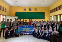 Jasa Raharja Barru dan Polres Barru Adakan Sosialisasi Tertib Lalu Lintas Sekaligus PPKL di Lingkungan SMPN 1 Barru di Lingkungan SMPN 1 Barru