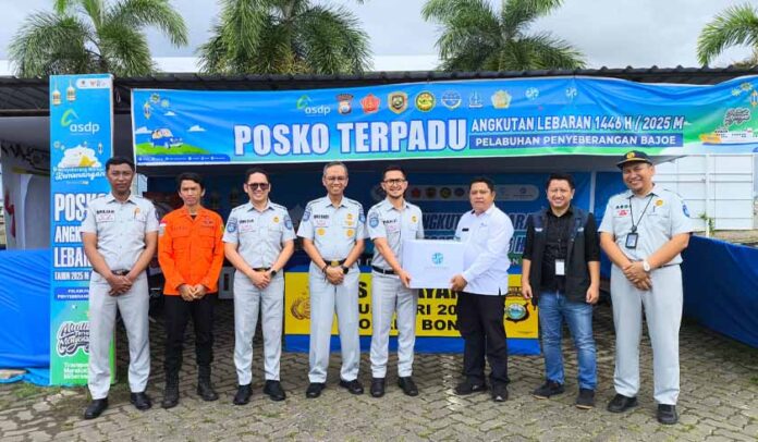 di Pelabuhan Bajoe di Pelabuhan Bajoe