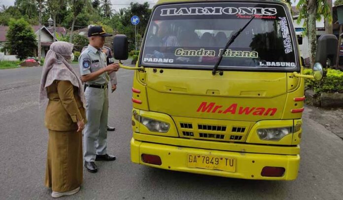 di Simpang Tembok Kecamatan Lubuk Basung