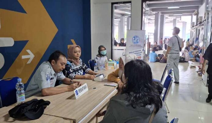 di Terminal Tirtonadi Surakarta di Terminal Tirtonadi Surakarta