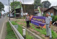 Jasa Raharja Jepara Bersama Forum Komunikasi Lalu Lintas Melakukan Pemasangan Spanduk Keselamatan di Titik Rawan Kecelakaan jasa raharja jateng