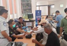 Jasa Raharja Kanwil Kaltim dan Biddokkes Polda Kaltim Hadirkan Layanan Kesehatan Gratis di Samsat Batakan jasa raharja kaltim
