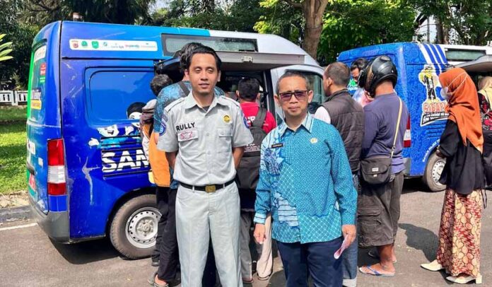 Jadi Contoh Masyarakat Jadi Contoh Masyarakat