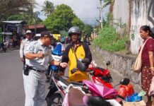 Operasi Gabungan di Ende: Dorong Kesadaran Pajak dan Keselamatan Pengendara Keselamatan Pengendara
